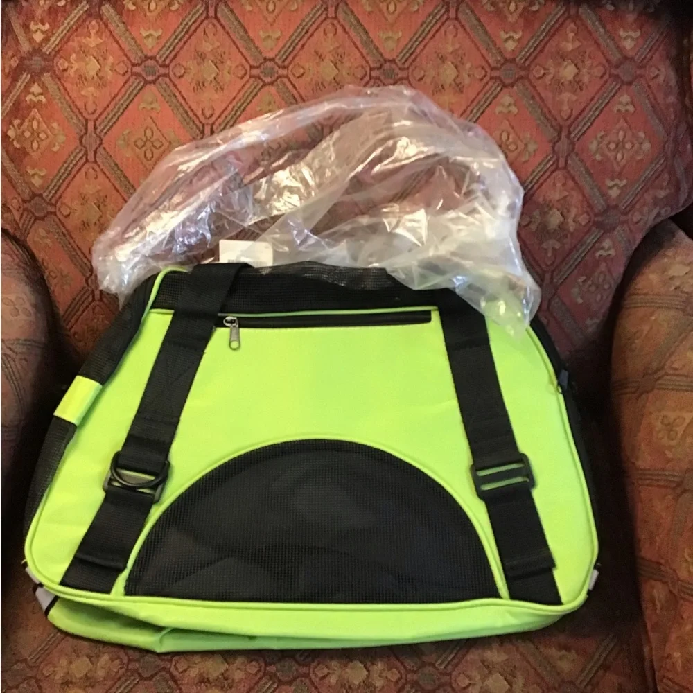 Dog -Cat pet Carrier bag green ,black new high quality! Packing airline approved